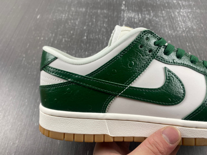 nike dunk low lx wmns “green ostrich” fj2260-002