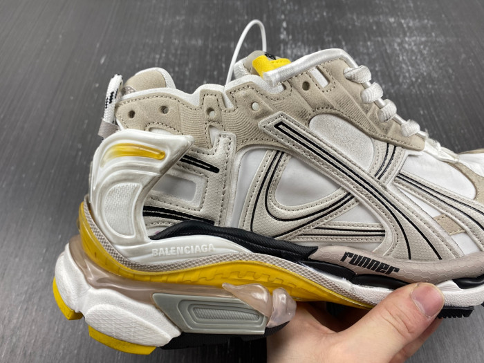 Ba*len*cia*ga runner sneaker