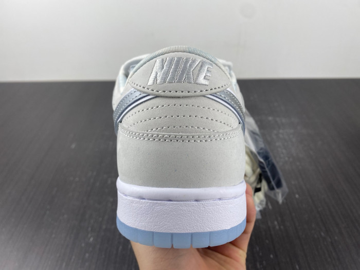 nike sb dunk low white lobster fd8776-100