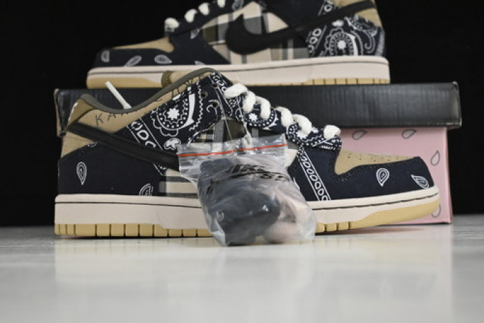 travis scott x nike sb dunk low ct5053-001