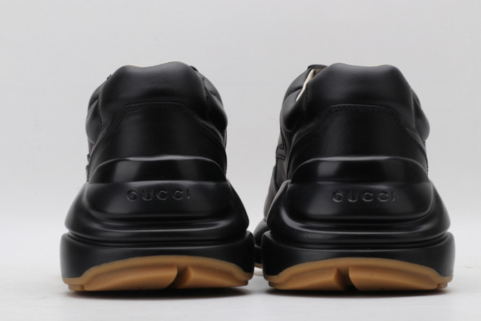 G*u*i* rhyton sneaker