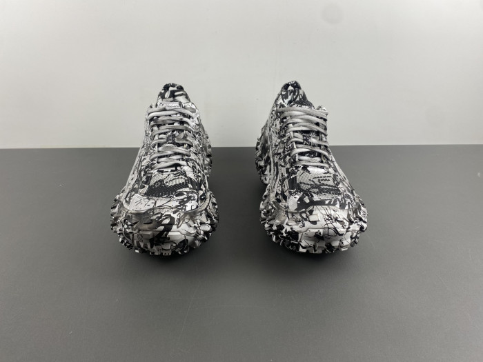 Balenciaga DEFENDER W2RG1 9010
