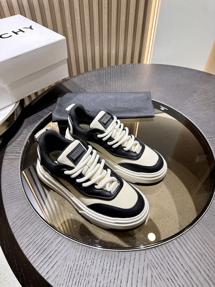 Givenchy Sneakers 660023