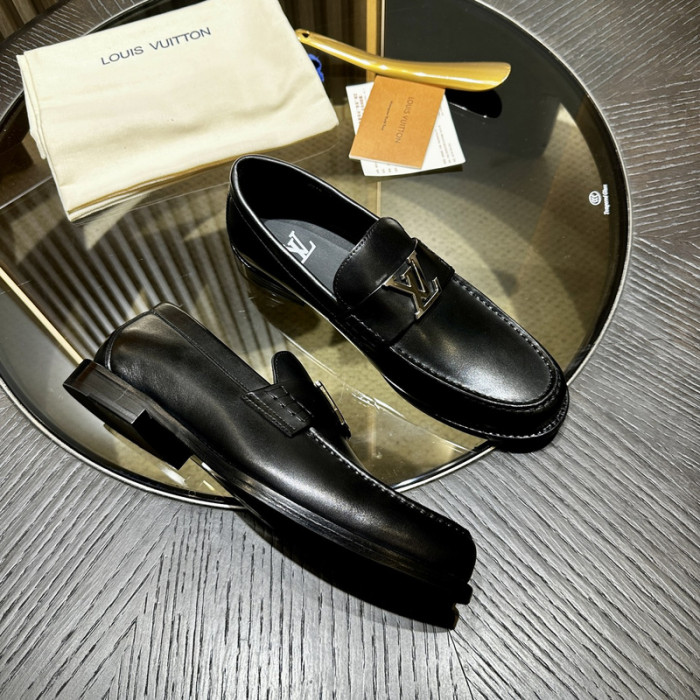 LV LOAFERS L0000610