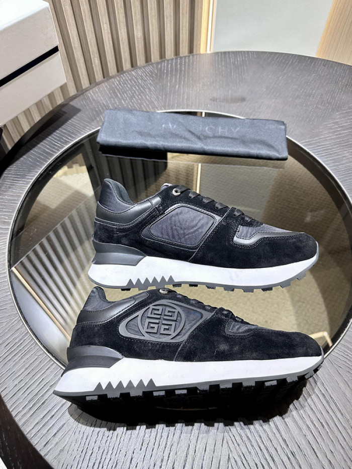 Givenchy Sneakers 660037